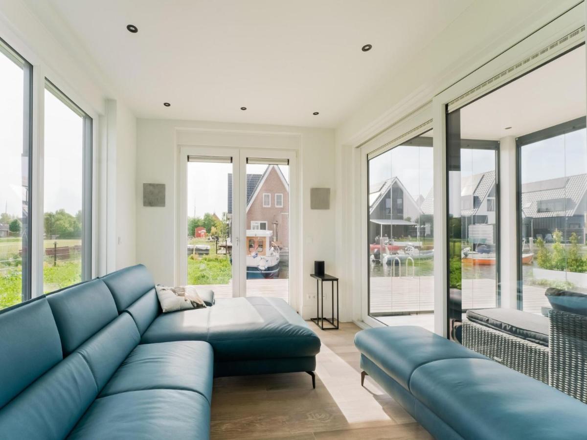 Peaceful Villa On The Water In Stavoren Esterno foto