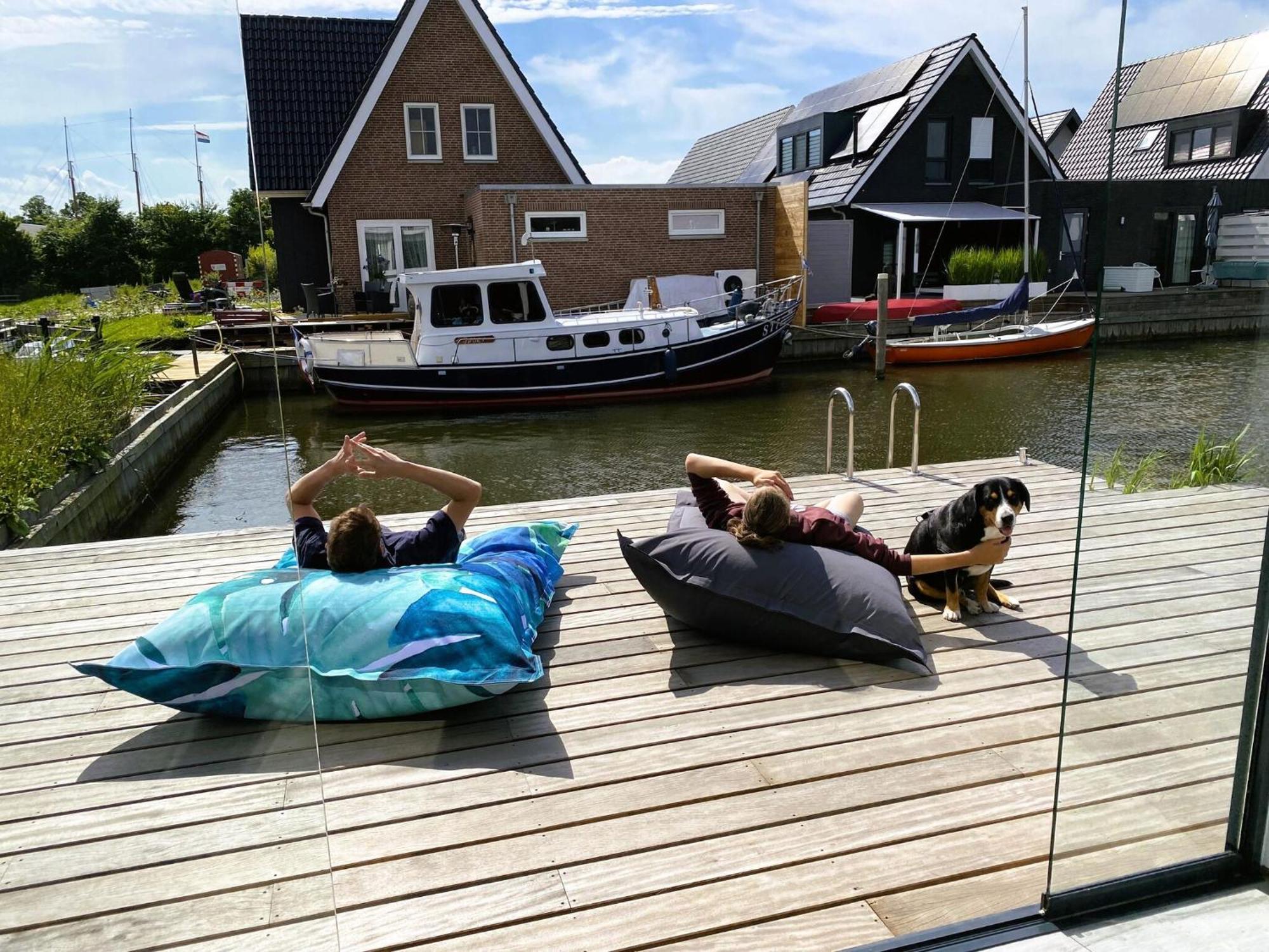 Peaceful Villa On The Water In Stavoren Esterno foto