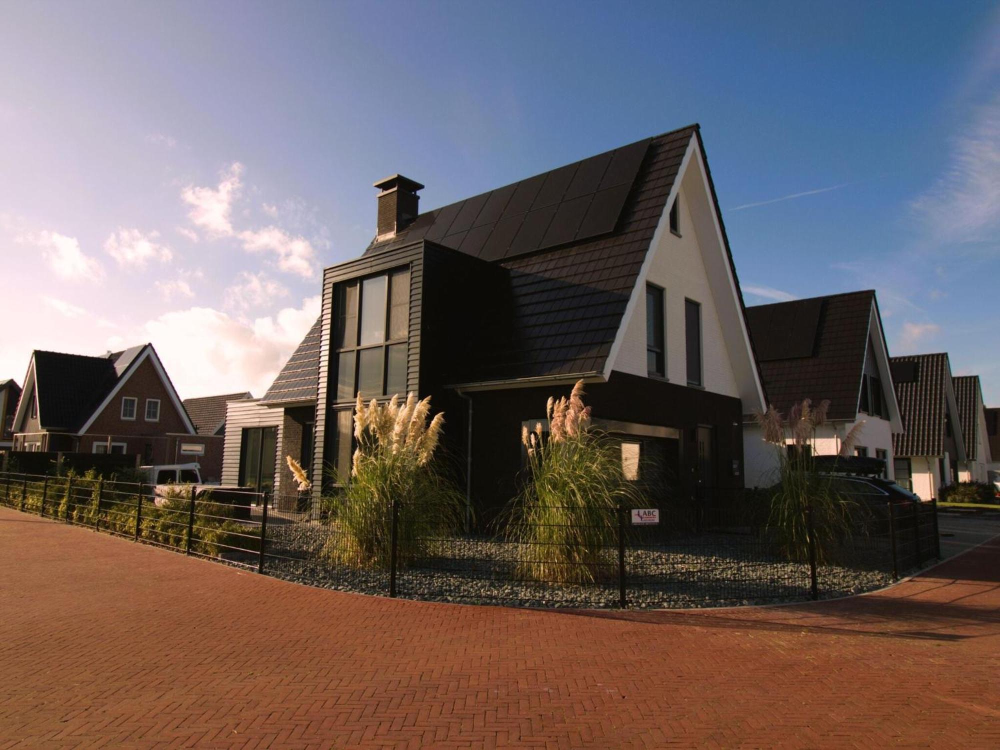 Peaceful Villa On The Water In Stavoren Esterno foto